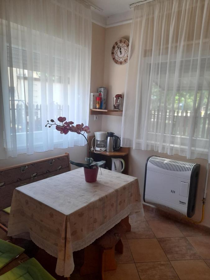 Thermal Apartman Tiszafuered ภายนอก รูปภาพ
