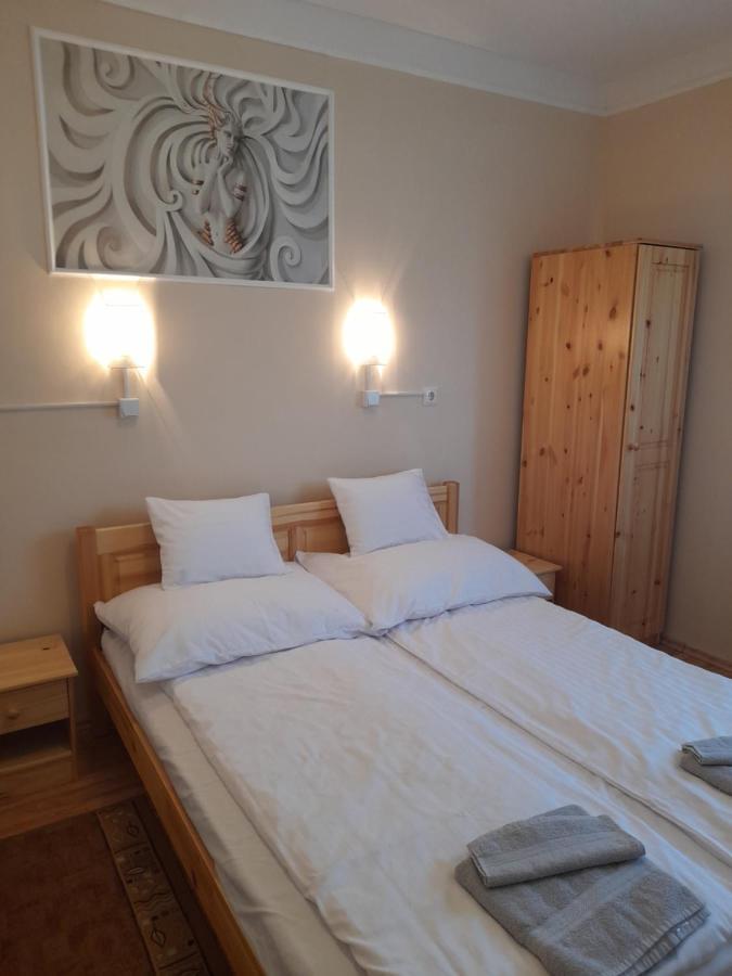 Thermal Apartman Tiszafuered ภายนอก รูปภาพ