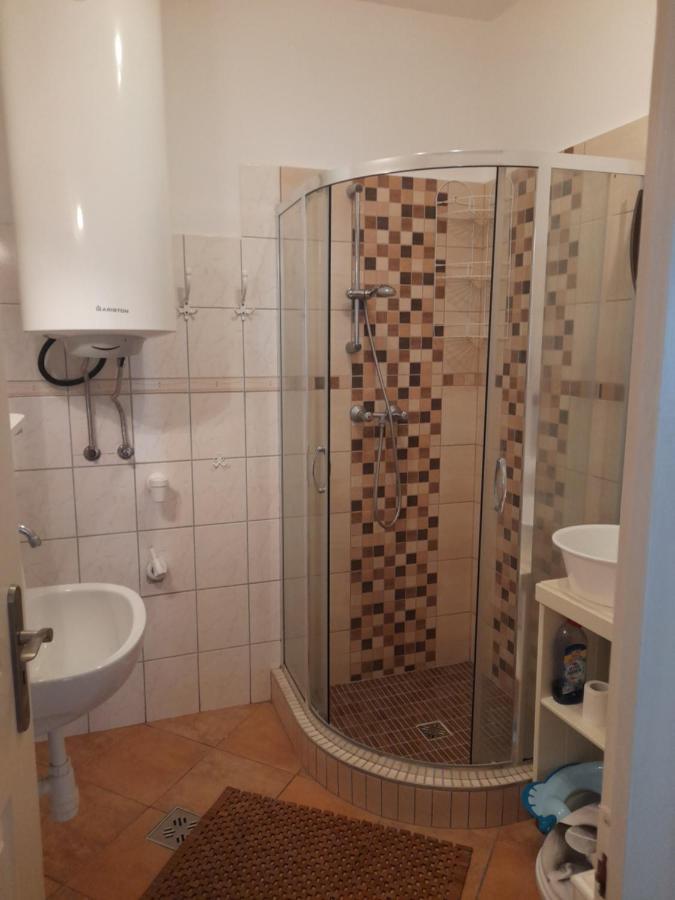 Thermal Apartman Tiszafuered ภายนอก รูปภาพ