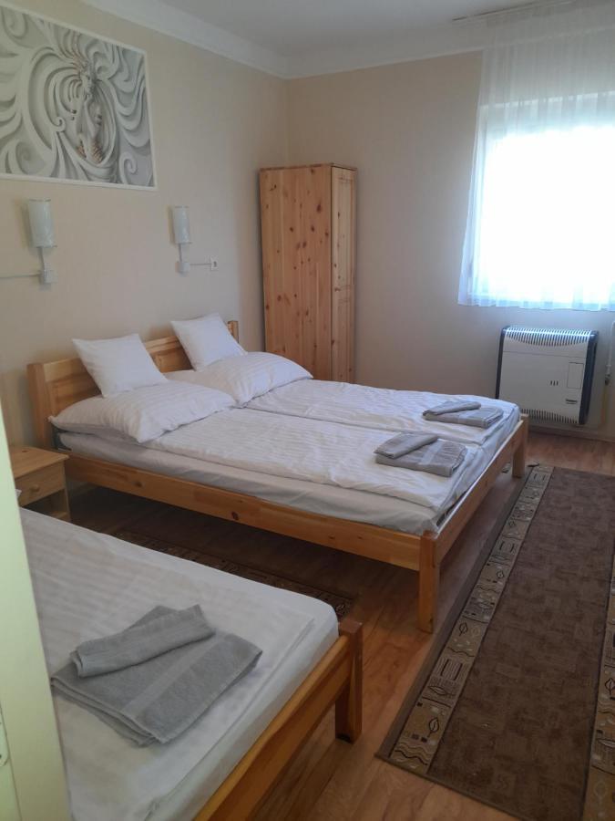 Thermal Apartman Tiszafuered ภายนอก รูปภาพ